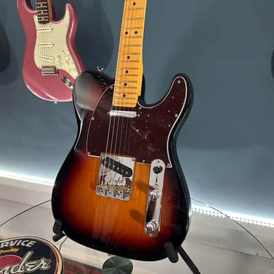 Fender American Professional II Telecaster with Maple Fretboard 2020 - Present - 3-Color Sunburst image 2