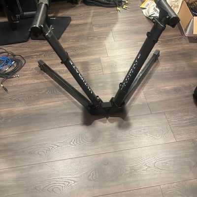 Ultimate Support VS88B V Stand Pro Keyboard Stand 2010s - Black image 2
