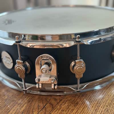 DW Design Series 5.5x14" Maple Snare Drum - Black Satin image 3
