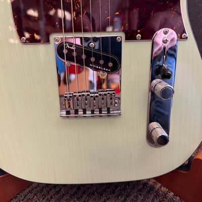 Fender AMERICAN ULTRA LUXE TELECASTER® 2024 - Transparent Surf Green image 5