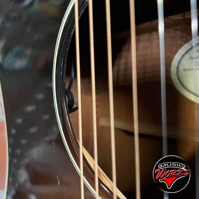 Gibson   J 45 Standard Sunburst Repaired Top image 4