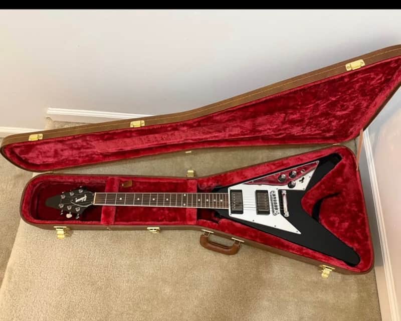 Gibson Flying V 2024 - Black with chrome pick ups image 1