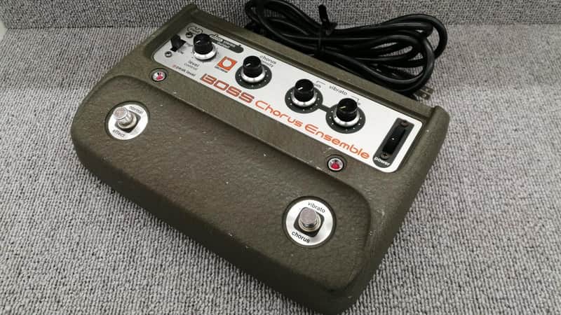 Boss CE-1