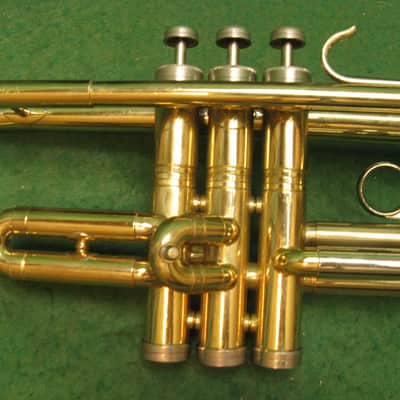 Conn Director Trumpet Elkhart 1962 - Reconditioned - Case & Bach 7C MP image 6