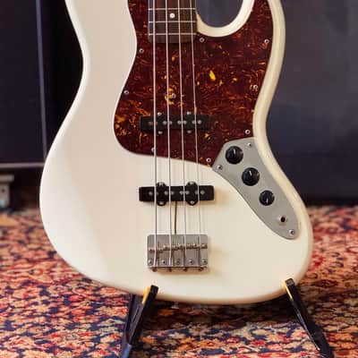 Squier Jazz Bass JV Series – 1984 – Vintage Rare – Upgraded with Lindy Fralin Pickups – W/OHSC image 3