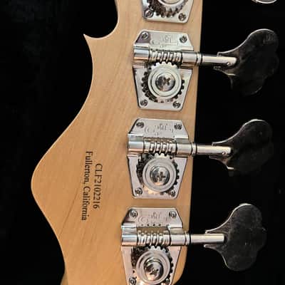 G&L JB 2021 - 3 tone Sunburst image 11