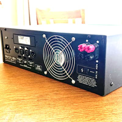 Crown XLS 202 2-Channel Power Amplifier 2000s - Black image 4
