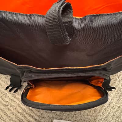 Gator G-CLUB-CONTROL 19 Messenger-Style DJ 19" MIDI Controller Bag 2010s - Black image 8