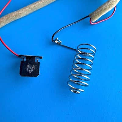 YAMAHA YPR-7 Keyboard Replacement Part: Battery Spring & Contact Plate w/Harness image 2