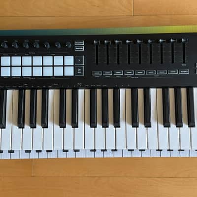 Novation Launchkey 49 MKIII MIDI Keyboard Controller 2020 - Present - Black image 2