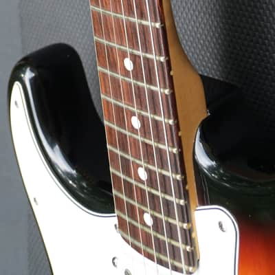 2001 Fender American Stratocaster Left-Handed with Rosewood Fretboard 3-Color Sunburst image 6