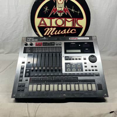 Roland MC-808 mc808 Sampling Groovebox Sampler