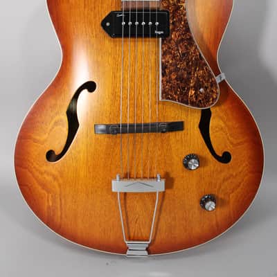 Godin 5th Avenue Kingpin Cognac Burst image 2