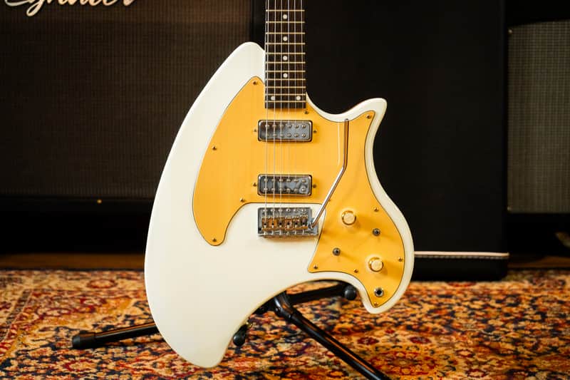 Eastwood Breadwinner 2010s - White W/ Original Hardcase image 1