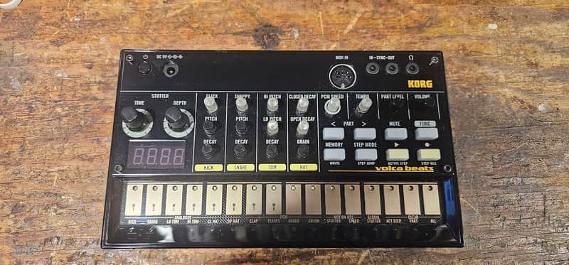 Korg Volca Beats Analog Rhythm Machine 2010s - Black image 1
