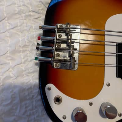 Fender MPB-33 Mini Precision Bass MIJ 1993 - 1995 - 3-Tone Sunburst image 3