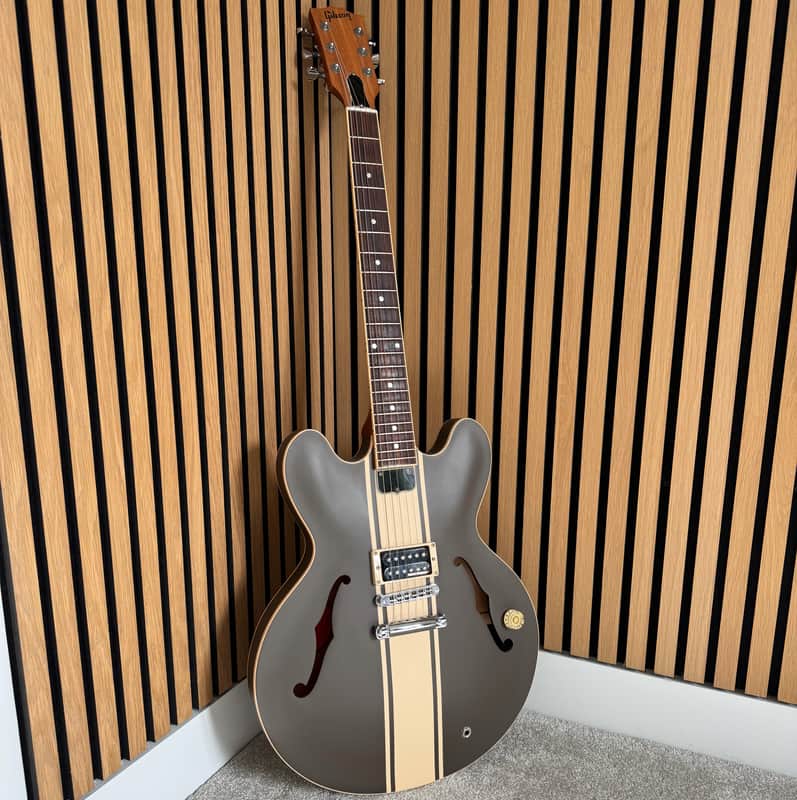 Gibson Tom DeLonge Signature ES-333 | Satin Brown with Stripe image 1