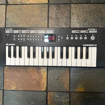 Alesis Harmony 32 Portable Keyboard 2016 - Present - Black image 10