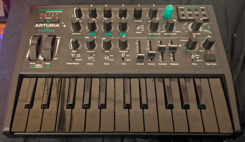 Arturia Microbrute 25-Key Synthesizer