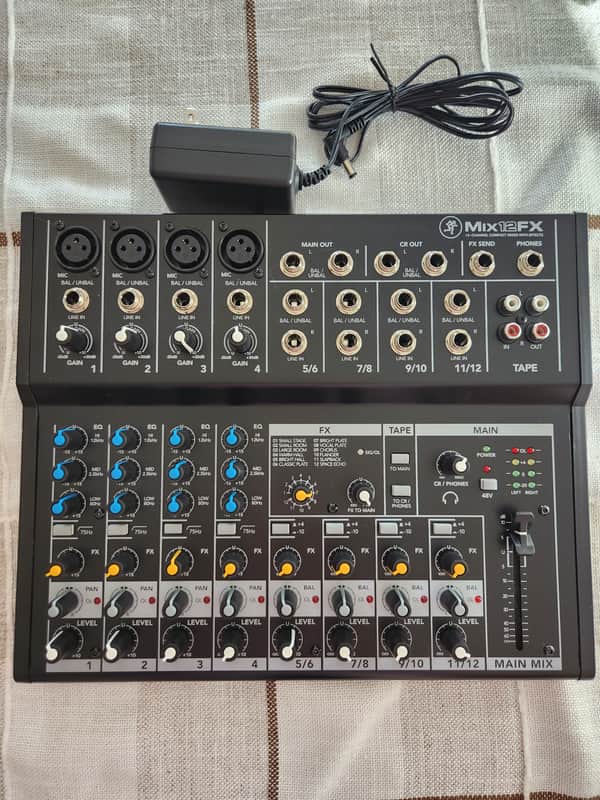 Mackie Mix12FX 12-Channel Compact Mixer with Effects image 1