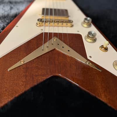 Dean USA Vengeance Mahogany Pickguard Gold Hardware V with Hard Case Gloss Natural USA VEN PG GN image 4