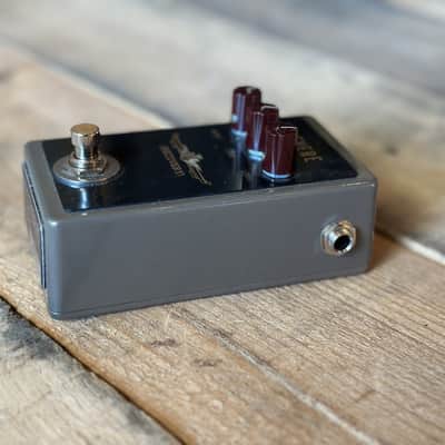 Recovery Effects Revere Overdrive Distortion w/ Box image 4