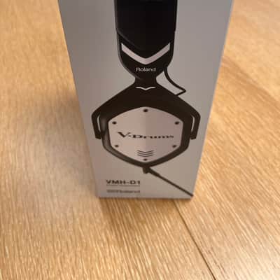 Roland VMH-D1 V-Drums Closed Back Headphones - 32 Ohms 2023 - Present - Silver image 4