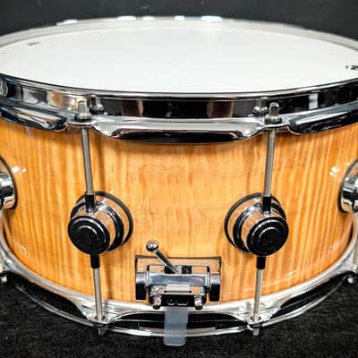 DW Curly Maple Collectors Exotic VLT Snare image 4