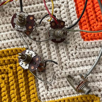 Kay/Silvertone/Harmony Kleenex Box Pickup with Wiring Harness - 1950’s Made in USA 🇺🇸! - image 6
