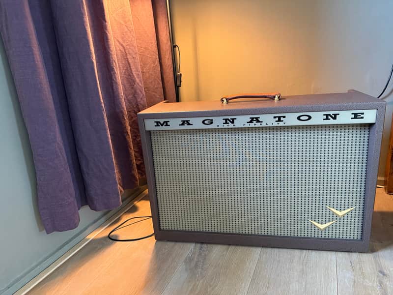 Magnatone Twilighter Stereo 22+22-Watt 2x12" Guitar Combo