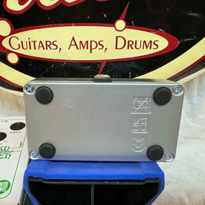 Electro-Harmonix + JHS Pedals Lizard Queen Octave / Distortion Octave Fuzz Pedal with Box image 7