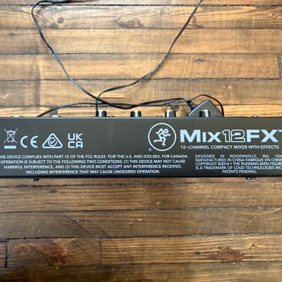 Mackie Mix12FX 12-Channel Compact Mixer with Effects 2015 - Present Black image 5