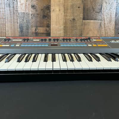 Roland Juno-106 61-Key Programmable Polyphonic Synthesizer 1984 - 1985 - Black image 10