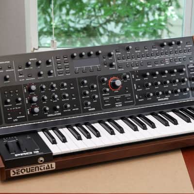 Sequential Pro 3 SE 37-Key 3-Voice Monophonic / Paraphonic Synthesizer in Mint Condition! image 2