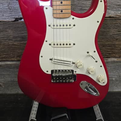 Fender Standard Stratocaster with Vintage Tremolo, Maple Fretboard 1991 - 1997 - Crimson Red Metallic image 3