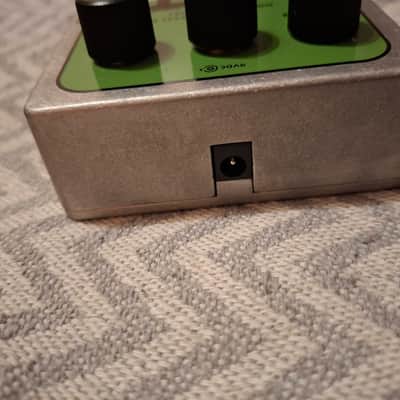 Electro-Harmonix Bass Big Muff Pi Distortion / Sustainer 2008 - Present - Green image 4