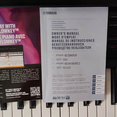 Yamaha PSR-E383 61-Key Portable Keyboard 2024 - Present - Black image 2