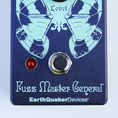 Triungulo Lab J.f. Fuzz Silver | Reverb France