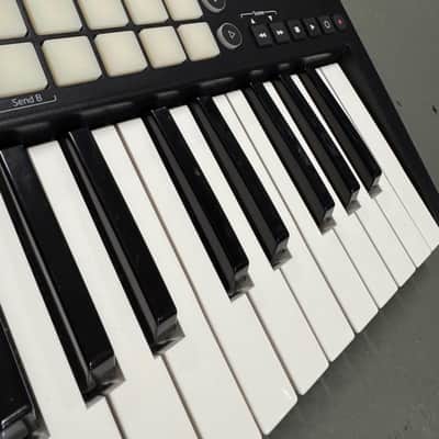 Novation Launchkey 25 MIDI Controller 25-Key Keyboard (Used, Damaged Pitch Wheel) image 3