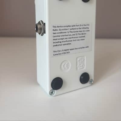 Electro-Harmonix Nano POG Polyphonic Octave Generator 2015 - Present - Red / White image 3
