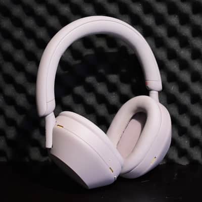 Sony WH-1000XM5/P Wireless Noise-Canceling Over-the-Ear Headphones image 3