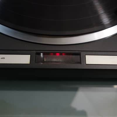PIONEER PL-300X Direct Drive Turntable - Quartz PLL Auto-Return + Cartridge PIONEER PC-110 - Black image 10