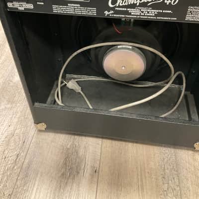 Fender Champion 40 2-Channel 40-Watt 1x12" Guitar Practice Amp 2013 - 2024 - Black image 7