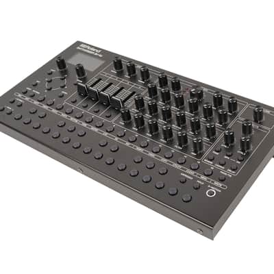 Roland SH-4d Digital Groovebox + Desktop Synthesizer [USED] image 3