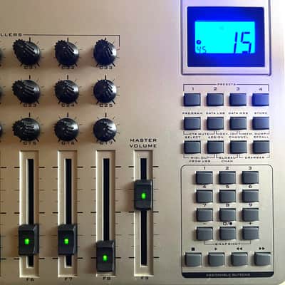 Evolution  UC-33 Hardware MIDI Controller UC33 image 3
