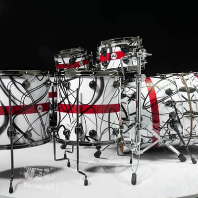 DW Collector's Series Custom 10pc Kit White Contrails with Rally Stripe image 4