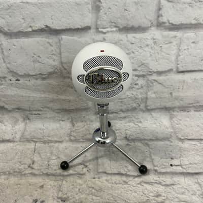 Blue Snowball USB Mic with Tripod image 1