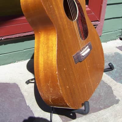Harmony H165 mahogany 000 size guitar w/hsc 1960s image 5