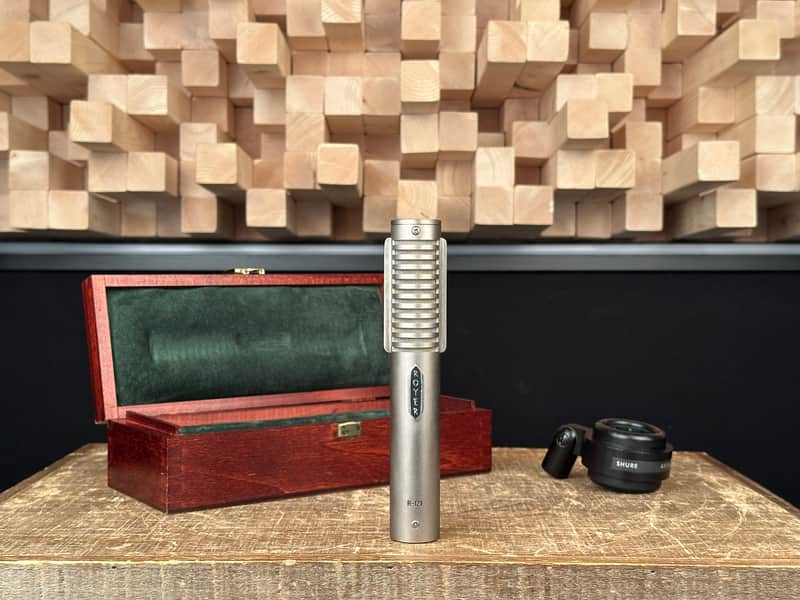 Royer Labs R-121 Ribbon Microphone. R121 R 121 image 1