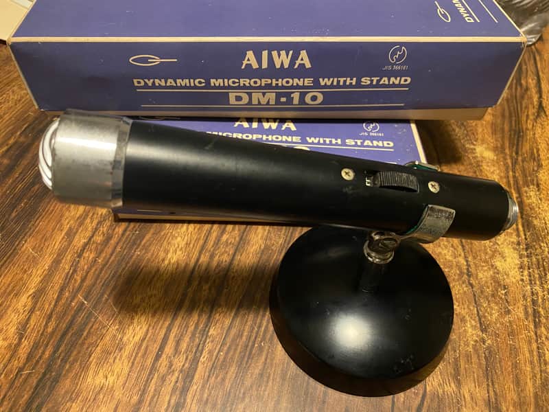 AWAI (2) DM-10 Dynamic Microphones wi Stands image 1